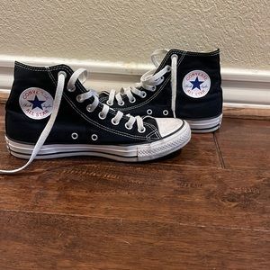 black high top converse size 8.5 W worn a couple of times